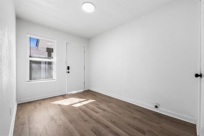 Photo - 3614 Billingsley St