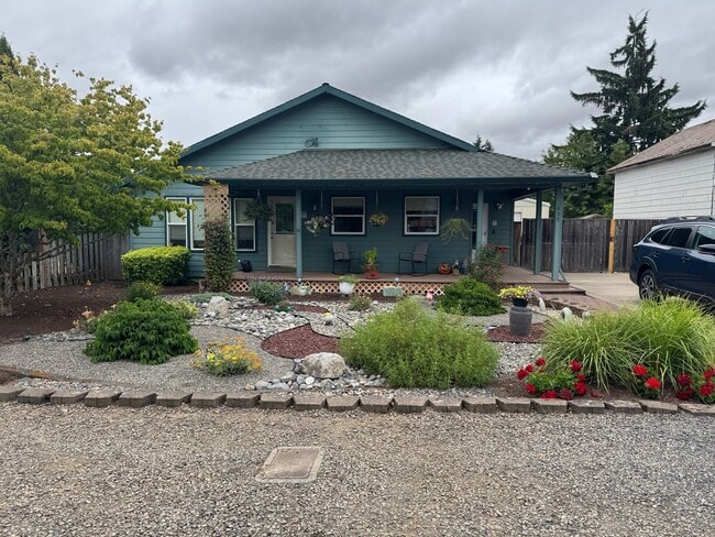 Building Photo - Large Lot Near Downtown Hillsboro Rental