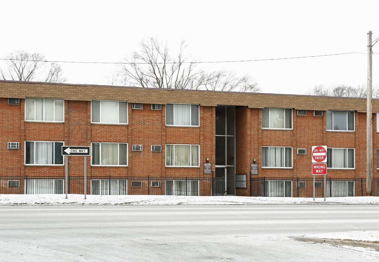 Photo - Four Corners Apartments