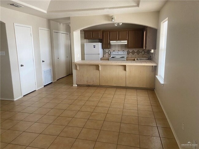 Photo - 17 Presidio Dr