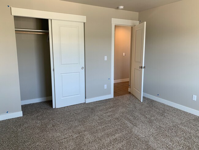 Photo - 59 S Millbrook Lp