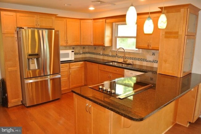 Building Photo - 421 Park Hills Dr Rental