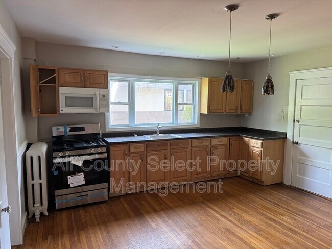 Photo - 195 Jefferson Ave Unit #1