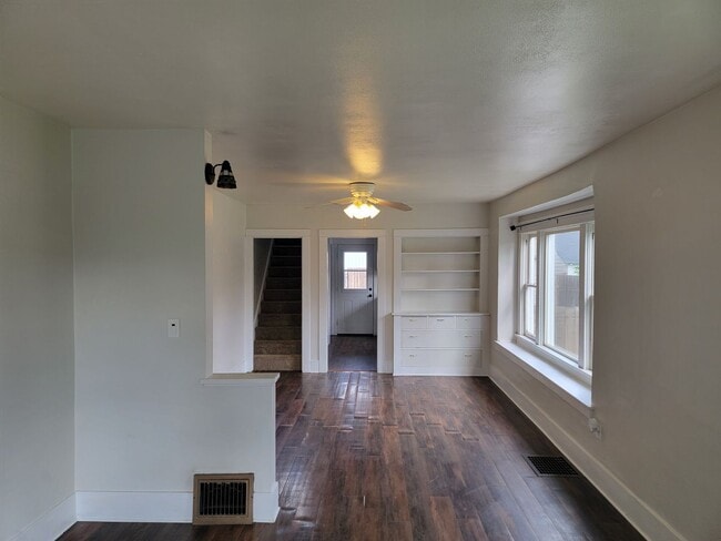 Photo - Beautiful 4-Bedroom Home In The Garland Di...
