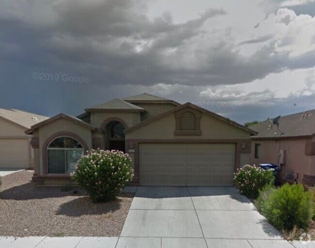 Building Photo - HOUSE FOR RENT