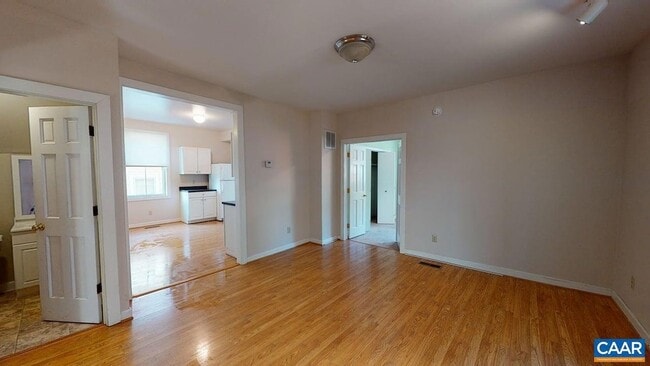 Photo - 1122 E Market St