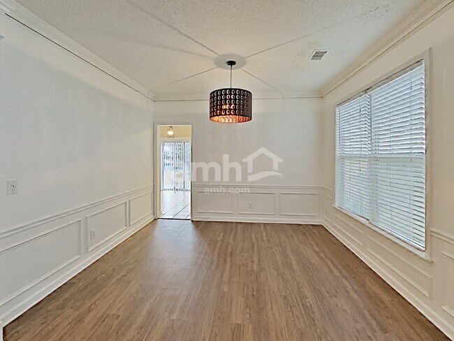 Photo - 2208 Sprucewood Dr NW