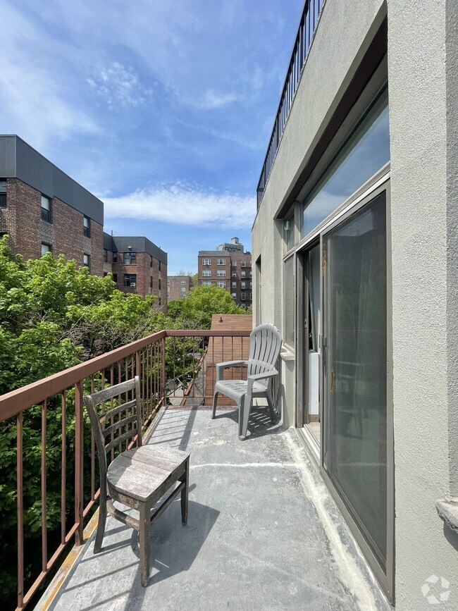 Building Photo - 434 W 238th St Unit 2 Rental