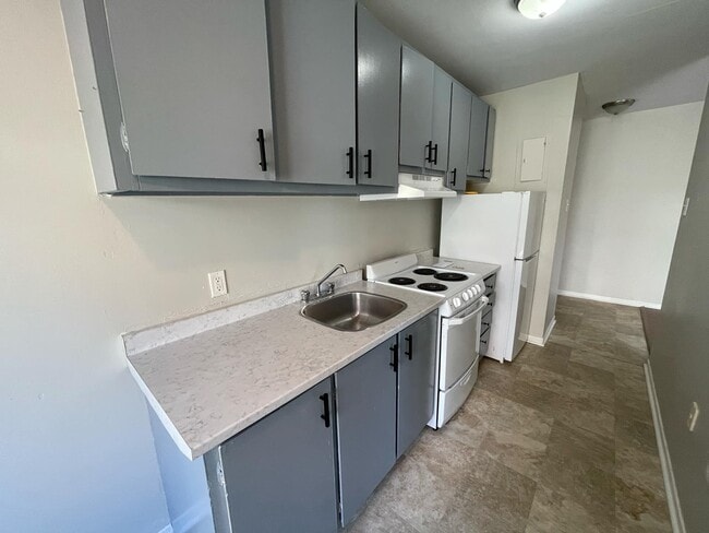 Building Photo - 19 Reading Crescent Unit 5