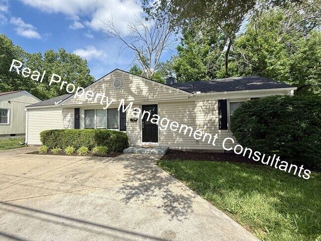 Photo - 4 Bed 2 Bath Prairie Village ranch style home!