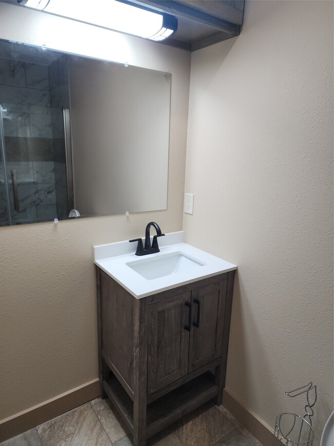 Photo - 1128 Farm to Market Rd 532