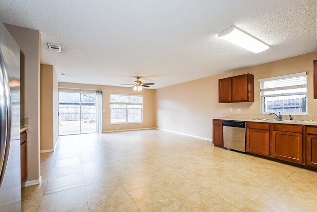 Photo - 3072 Natoma Way