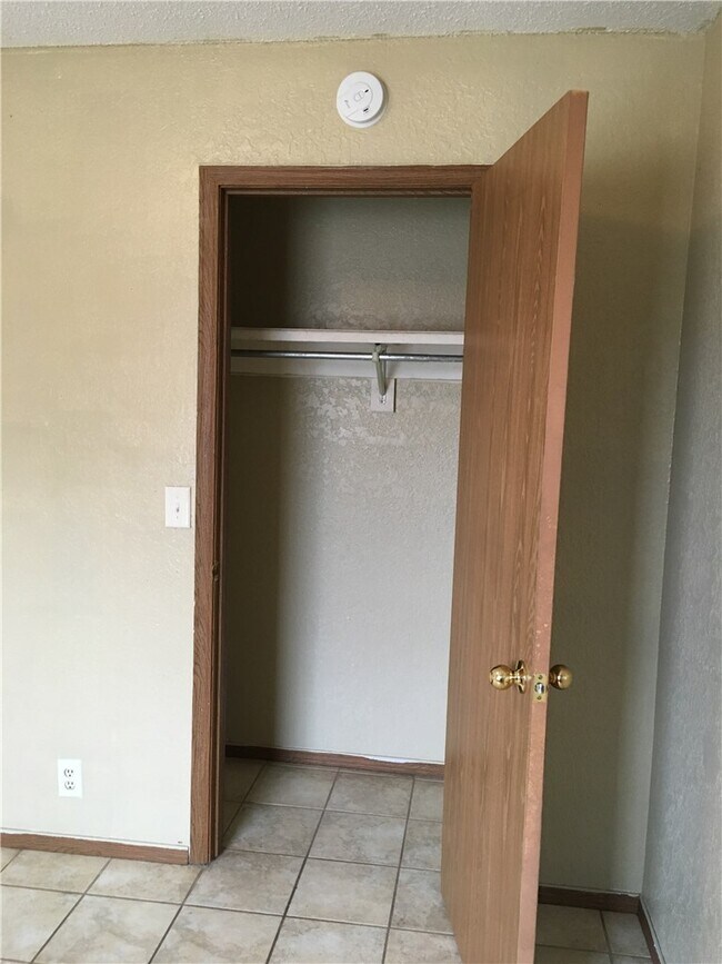 Photo - 1571 Shannon St