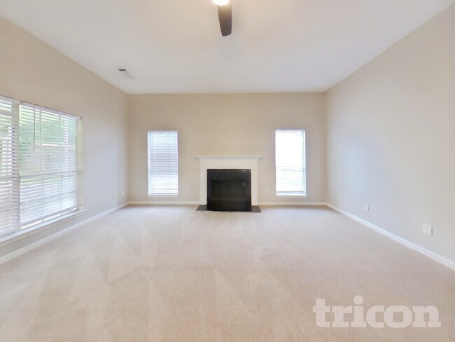 Photo - 6438 Rebecca Way