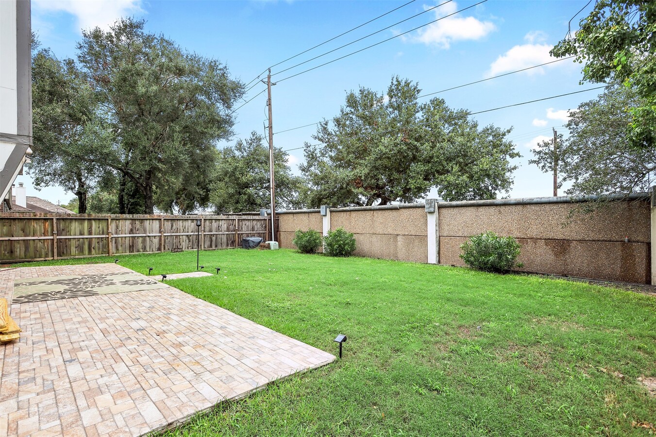 Photo - 602 Oak Briar Dr