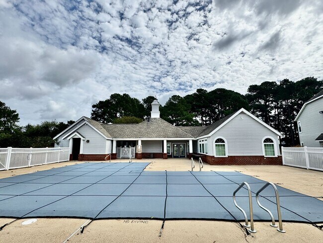 Photo - Updated 1st Floor/1-Level Condo Available ...