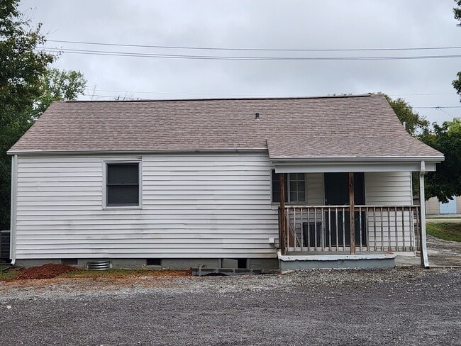 Rear - 5112 Schubert Rd