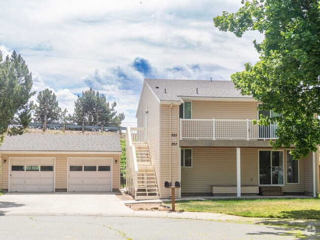 Building Photo - 853 N Gossett Pl Rental