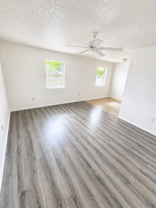 Photo - 811 N 5th St Unidad 811 N 5TH ST  B
