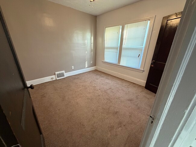 Bedrm - 3720 E 151st St Unit New Listing! Spacious 2BR