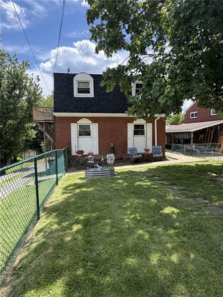 Photo - 104 1st St