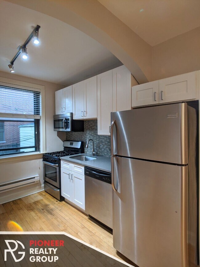 Photo - 2315 N Rockwell St Unit 2317.5-A2