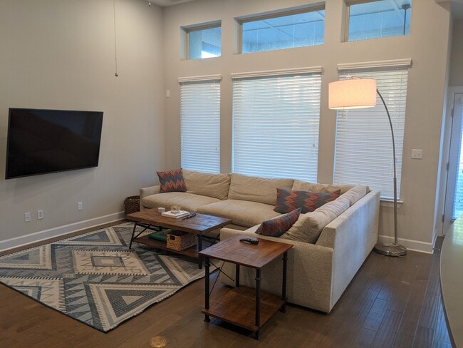 Photo - 15008 Cabrillo Way