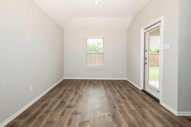 Photo - 2618 Saldana Dr