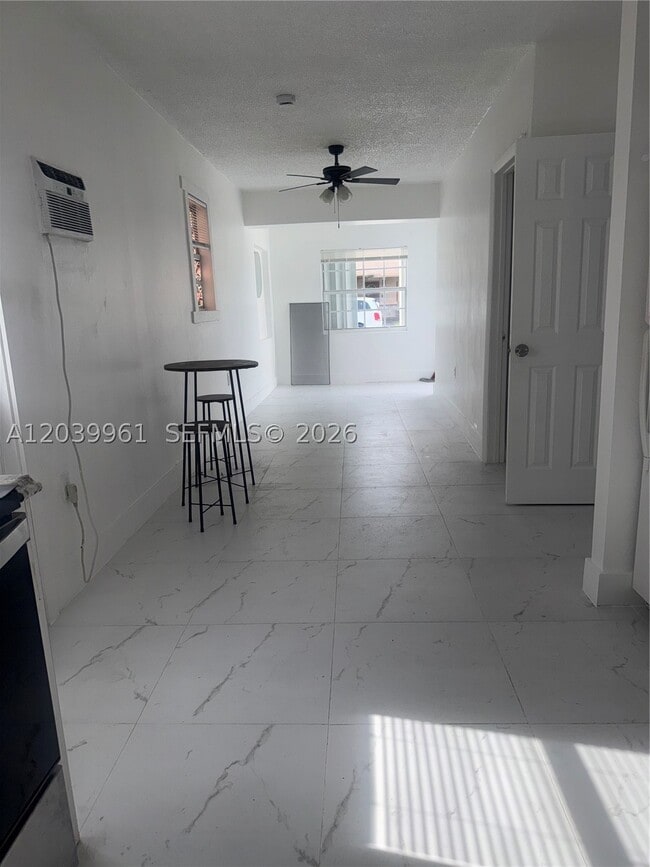 Photo - 713 NW 4th St