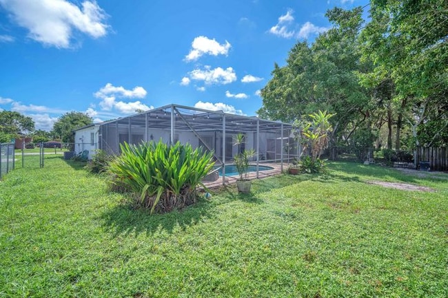 Photo - 10985 Christopher Ave