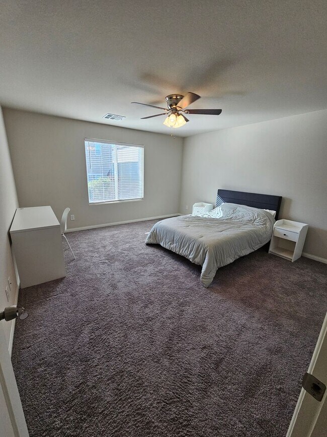 1171 Twincrest Ave Unit JP504. 1171 Twincrest Ave.  - Room Four