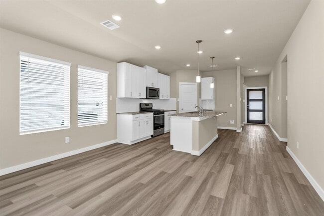 Photo - 18095 Martin Pines Dr