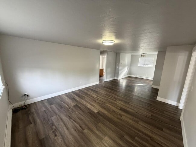 Photo - 908 E Violet Ave