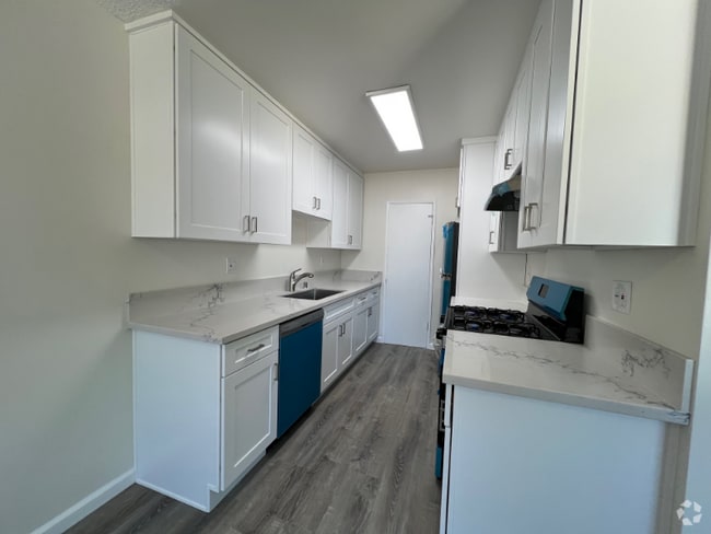 Building Photo - 13423 Burbank Blvd Unit 16 Rental