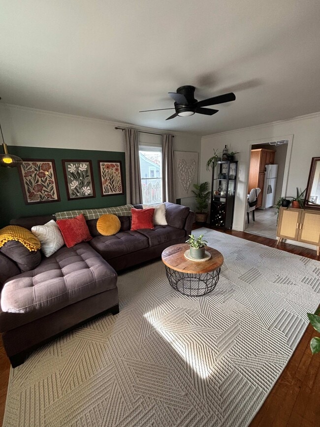 Photo - 568 Cromwell St