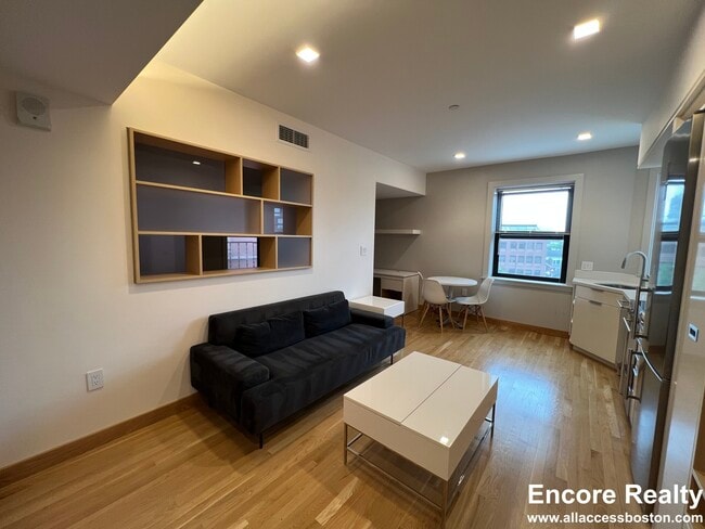 Photo - 115 Mt Auburn St Unidad 54