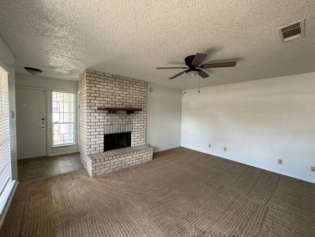 Photo - 2112 Hinkle Ave Unit B