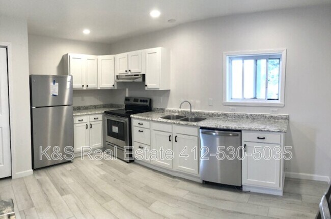4701 Elm St