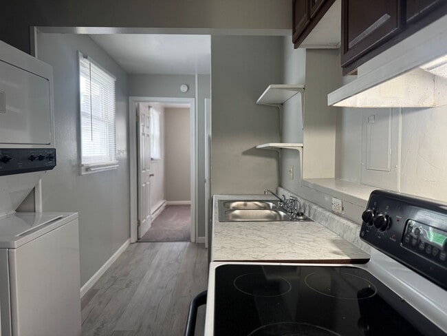 Photo - 319 E College St Unit #2