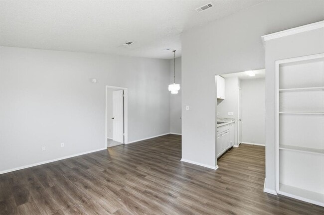 Photo - 2131 Andover Dr