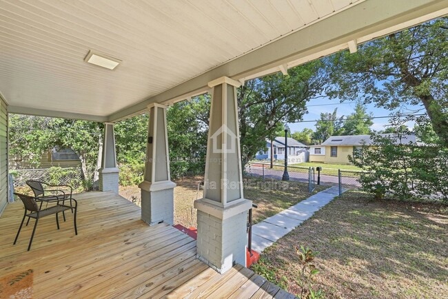 Photo - 302 W Park St