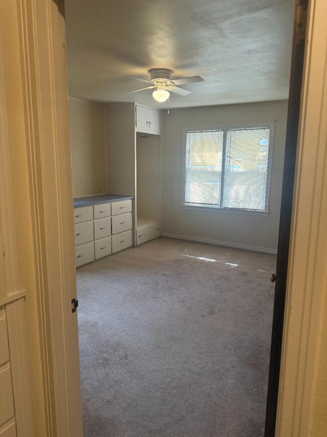 Photo - 1559 Bell St
