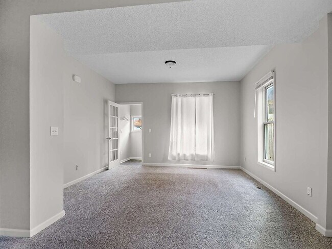 Photo - 3 bed duplex in Powderhorn Available now!