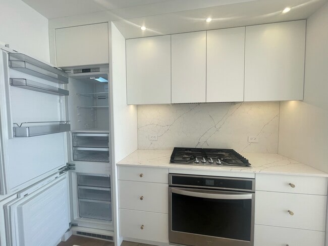 Photo - 8505-8505 Broadcast Ave SW