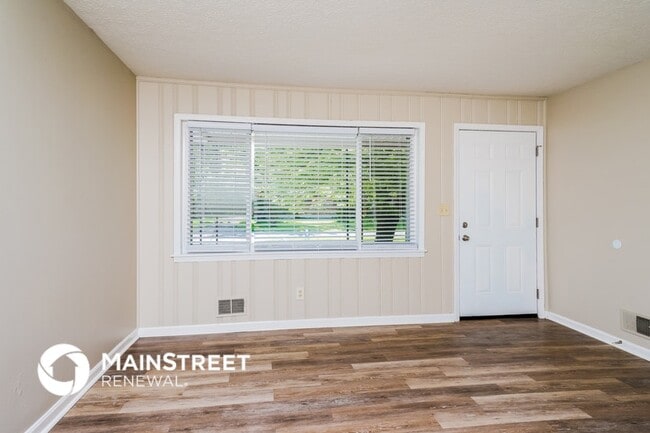 Photo - 9716 Saturn Dr