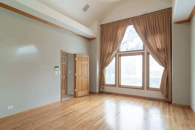 Photo - 922 W Chesterfield Ct