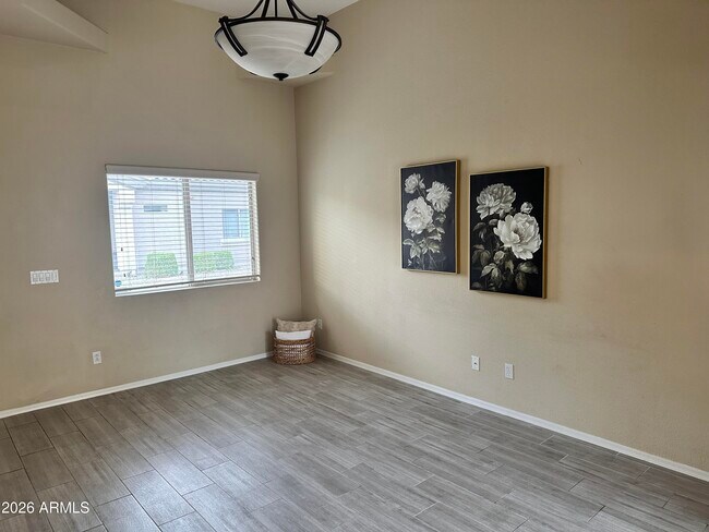 Photo - 8009 W Beck Ln