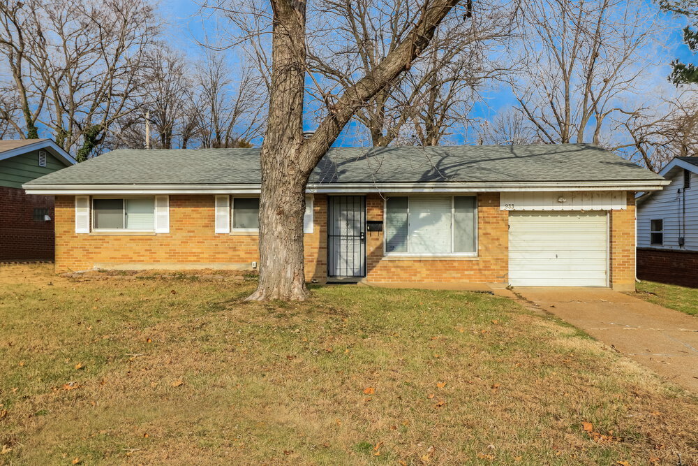 Photo - 933 Lebon Dr House