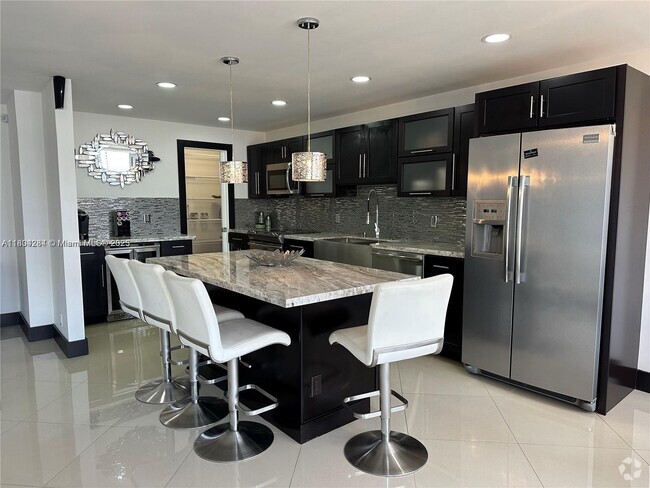 Building Photo - 2017 S Ocean Dr Unit 807 Rental