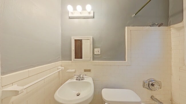 Photo - 1008 Tamm Ave Unit 1F
